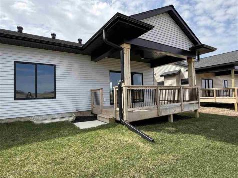 1290 Berkshire Lane North Liberty IA 52317