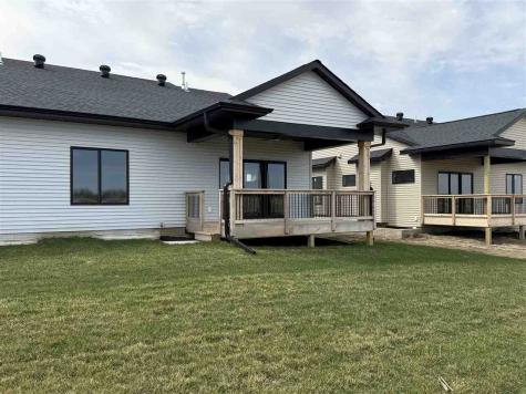 1290 Berkshire Lane North Liberty IA 52317