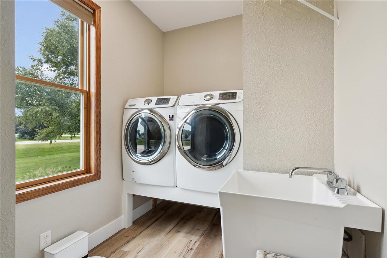 6300 Westwind Road Cedar Rapids IA 52411