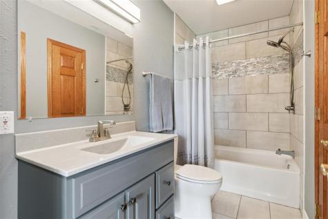 6300 Westwind Road Cedar Rapids IA 52411