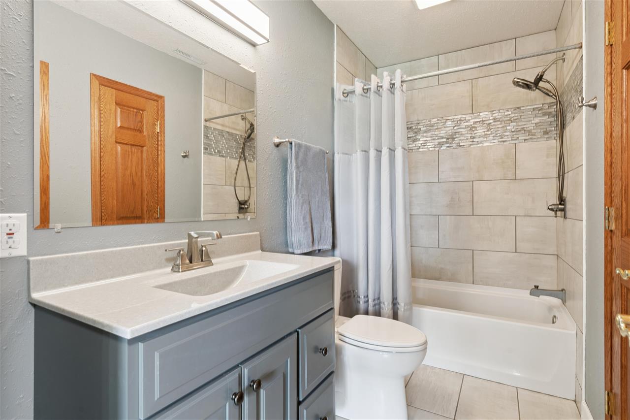 6300 Westwind Road Cedar Rapids IA 52411