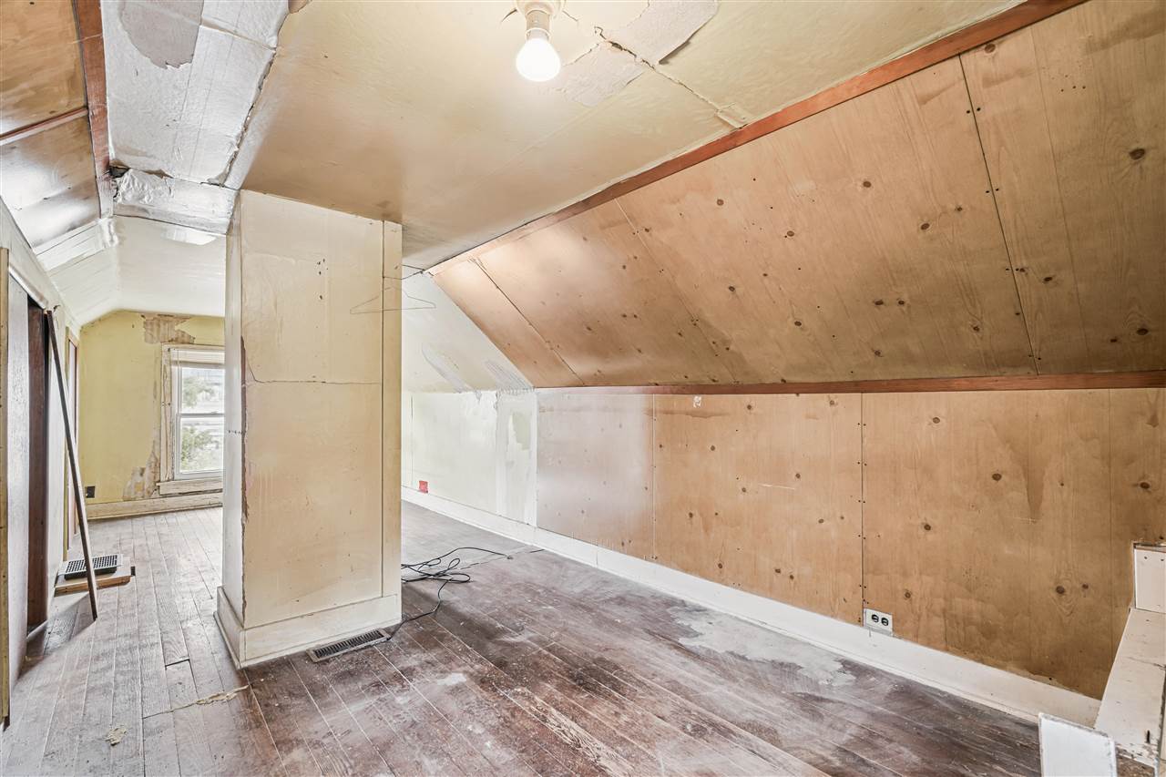 835 10th Street SW Cedar Rapids IA 52404