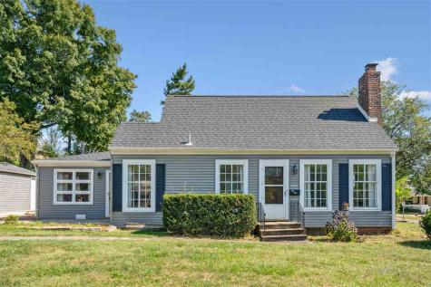 1204 Elmhurst Drive NE Cedar Rapids IA 52402