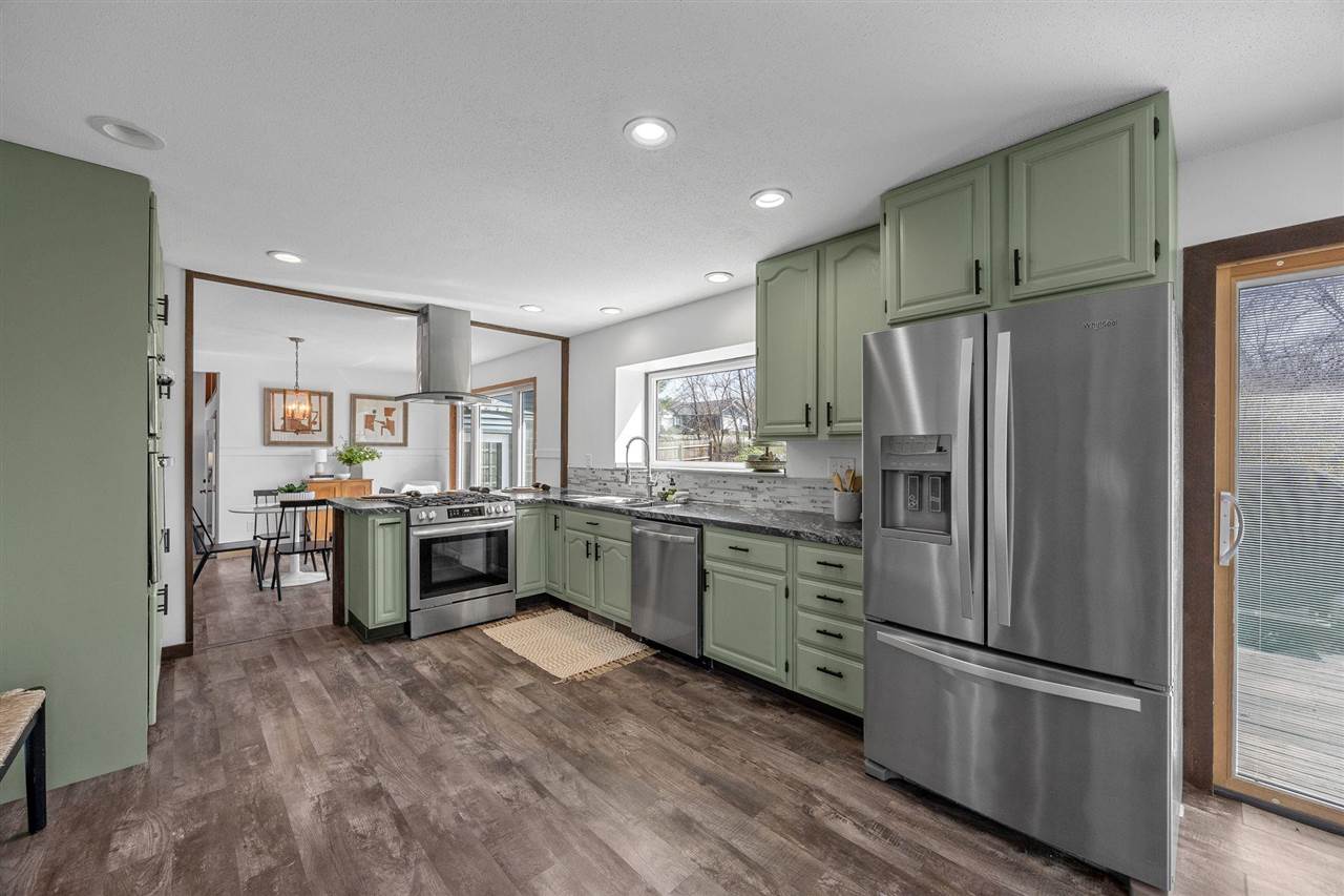 5750 J Street SW Cedar Rapids IA 52404