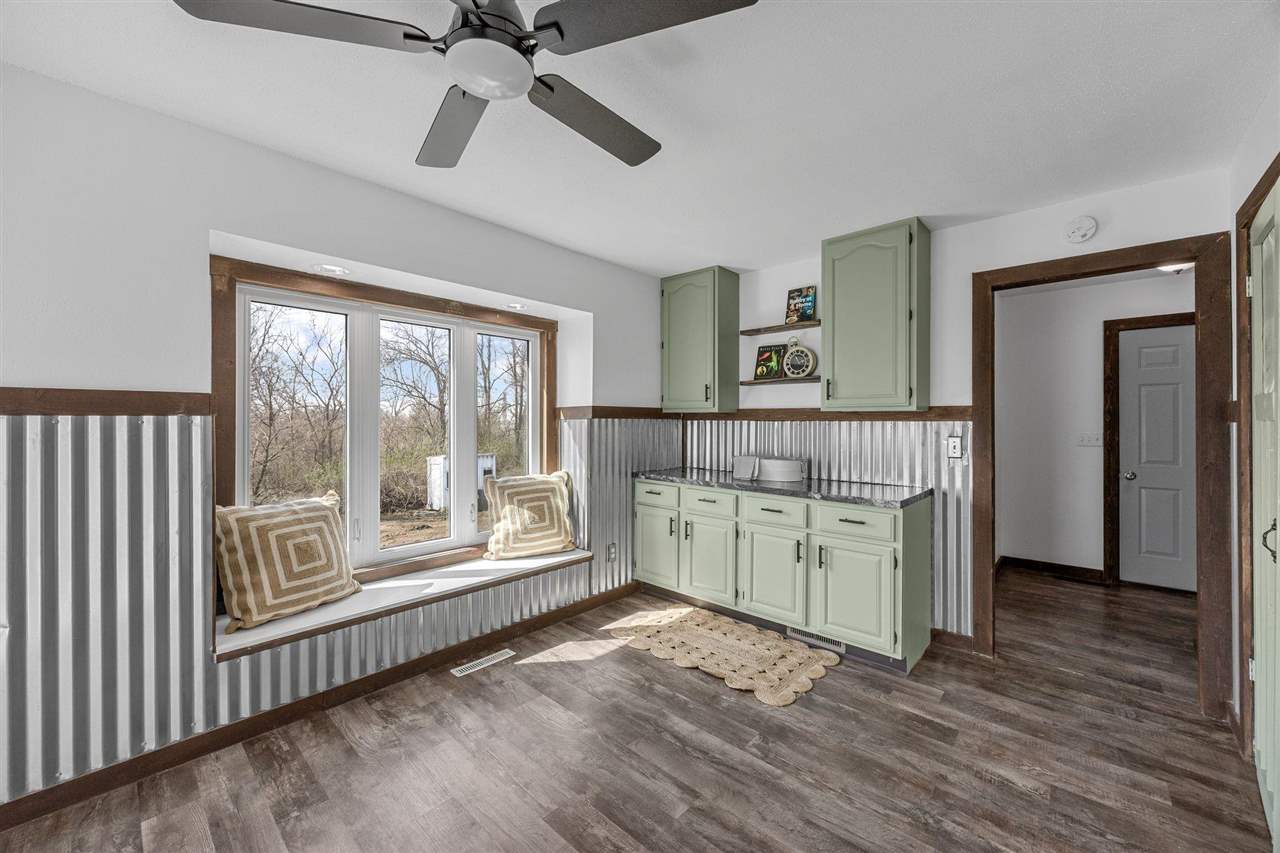 5750 J Street SW Cedar Rapids IA 52404