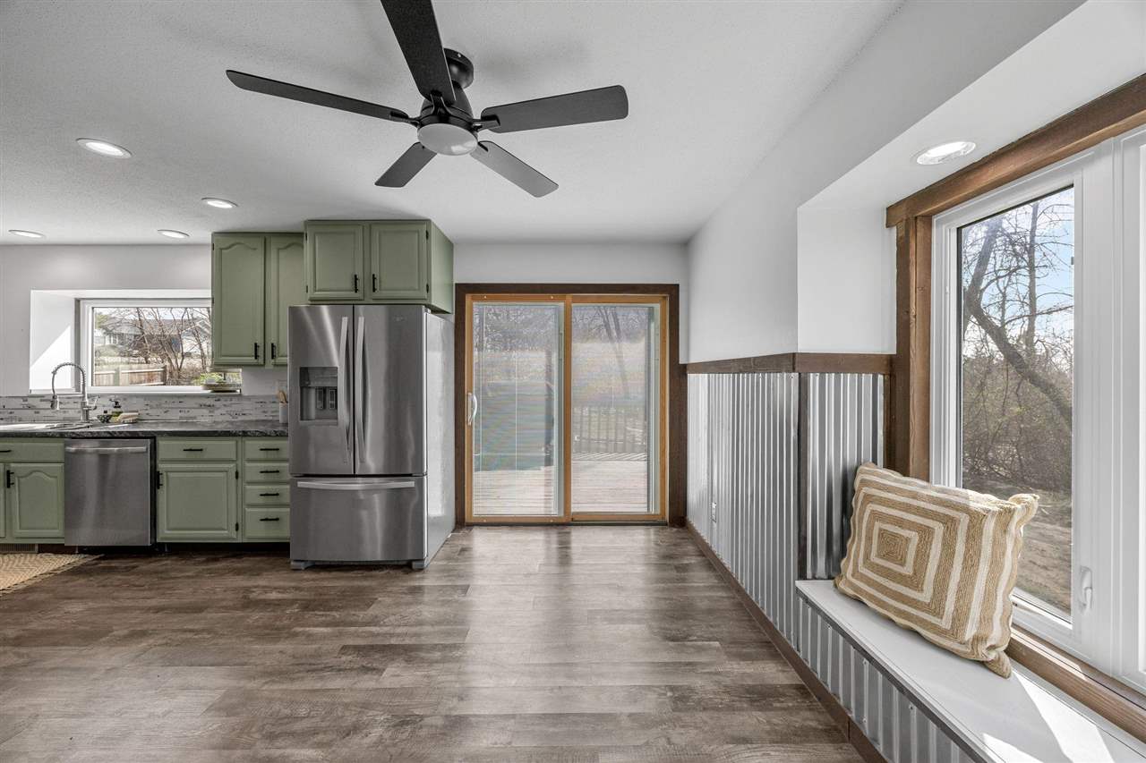 5750 J Street SW Cedar Rapids IA 52404