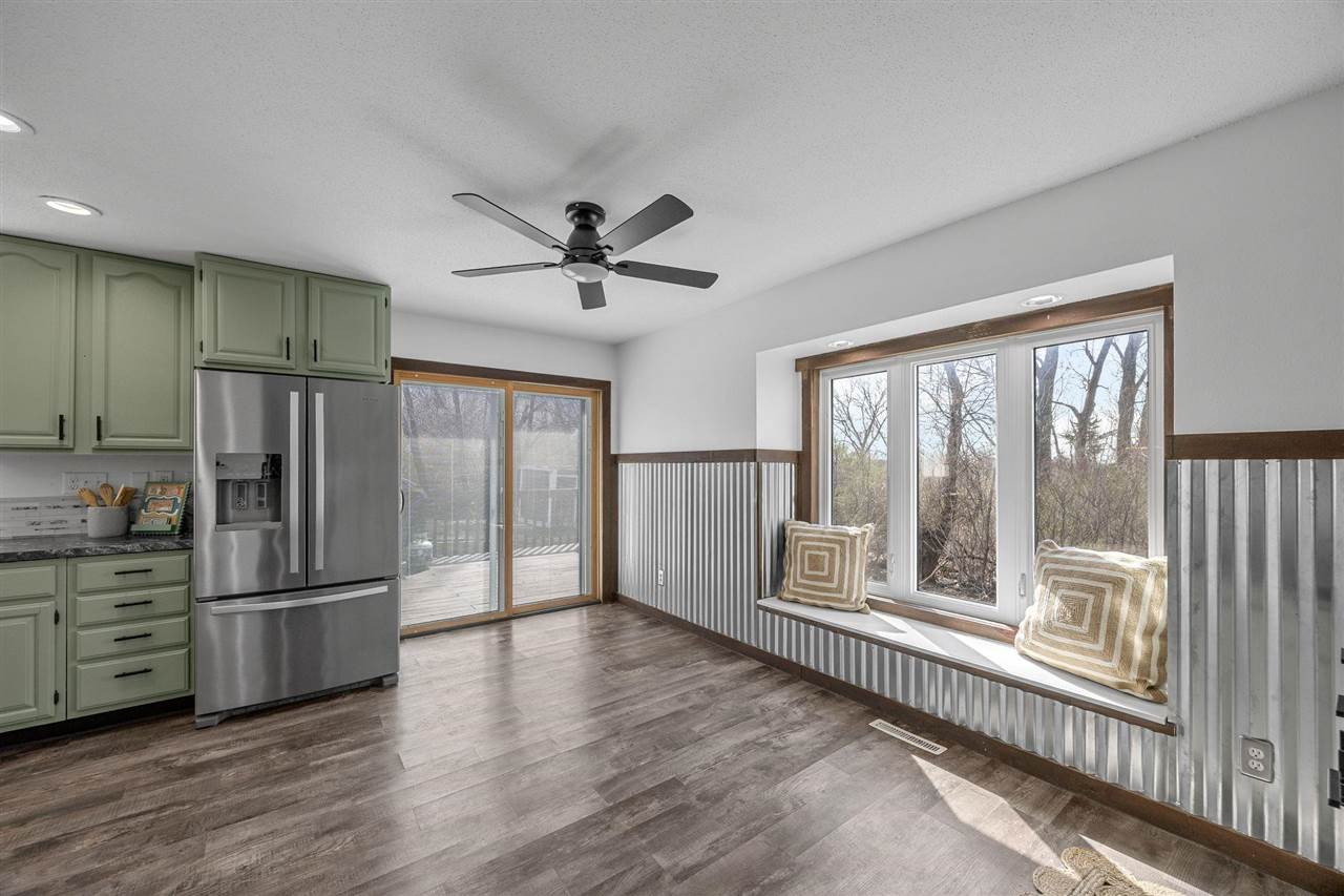 5750 J Street SW Cedar Rapids IA 52404