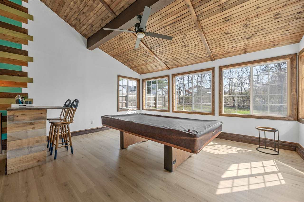 5750 J Street SW Cedar Rapids IA 52404