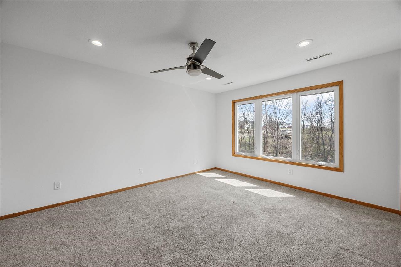 5750 J Street SW Cedar Rapids IA 52404