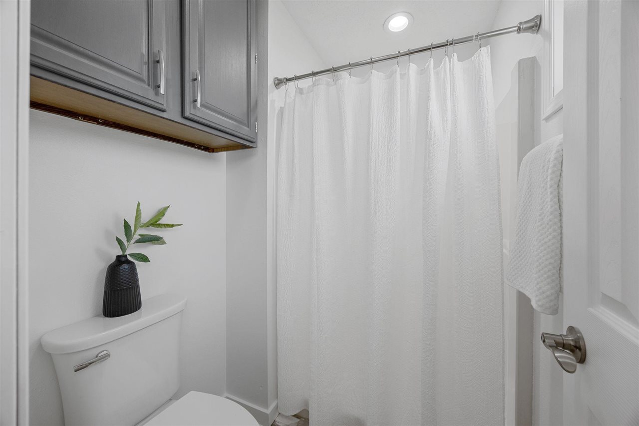 5750 J Street SW Cedar Rapids IA 52404