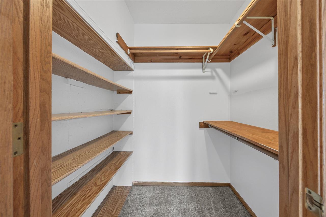 5750 J Street SW Cedar Rapids IA 52404