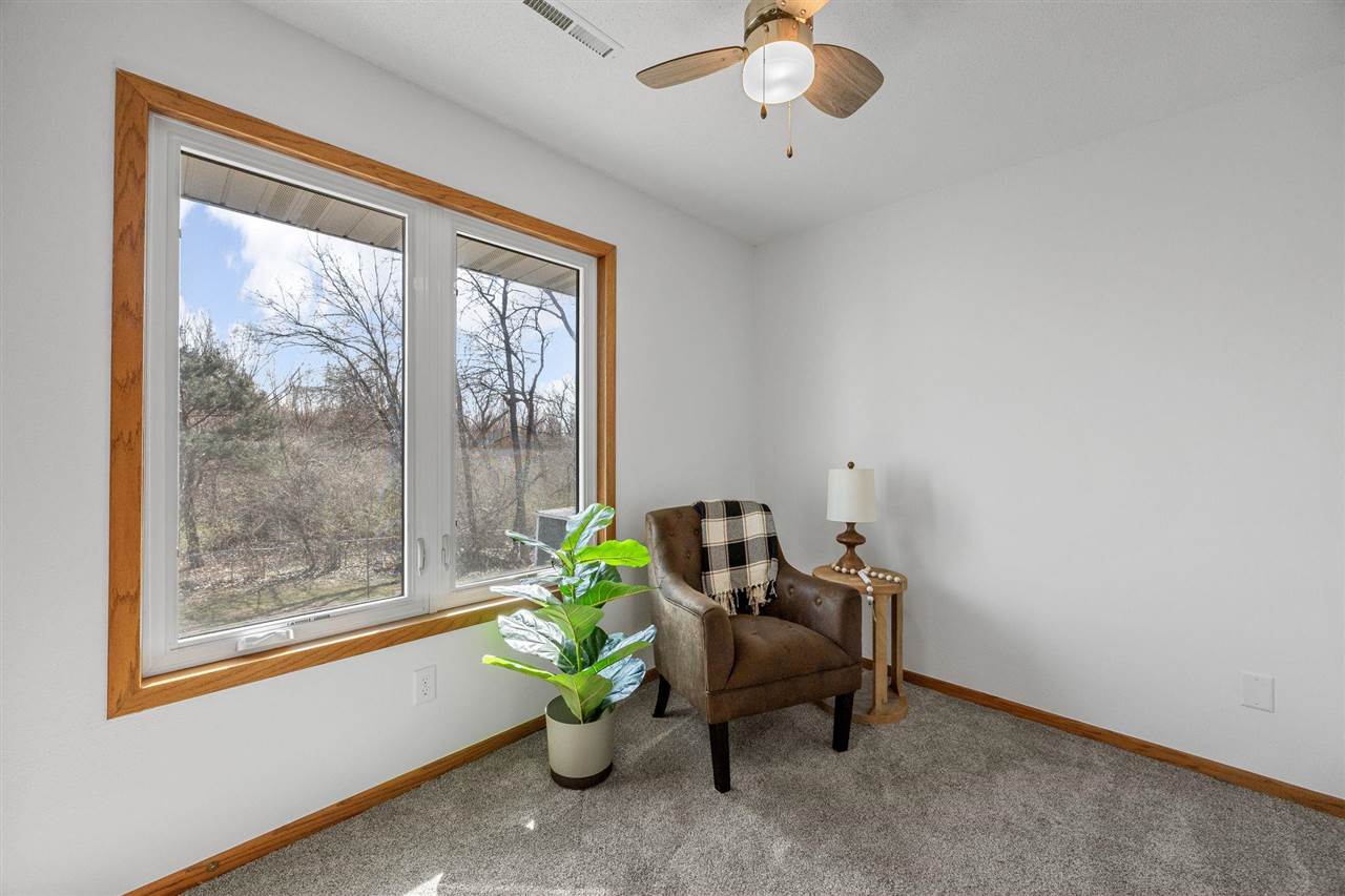 5750 J Street SW Cedar Rapids IA 52404