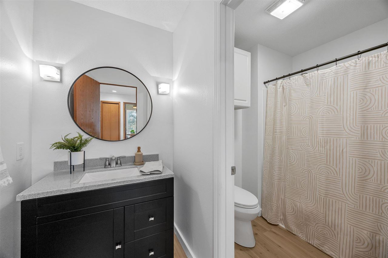 5750 J Street SW Cedar Rapids IA 52404