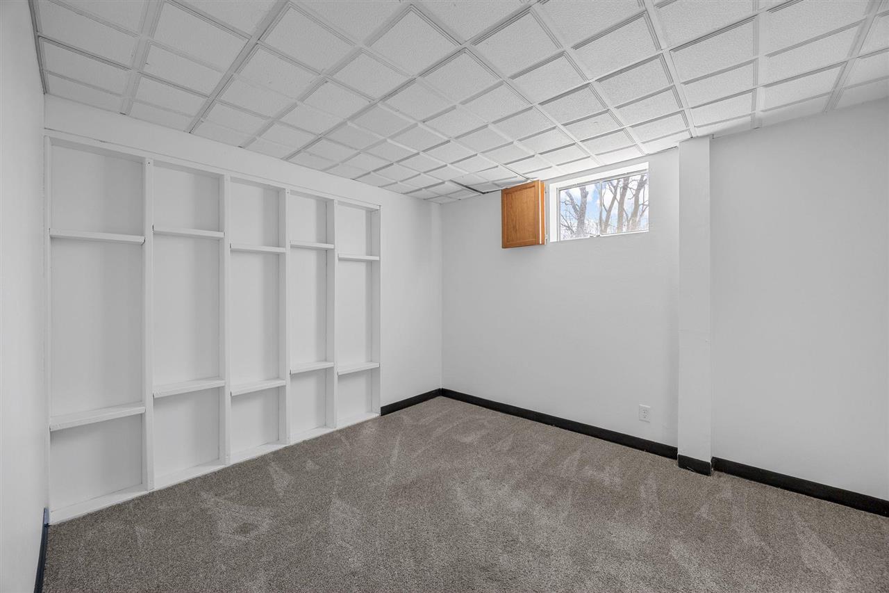 5750 J Street SW Cedar Rapids IA 52404