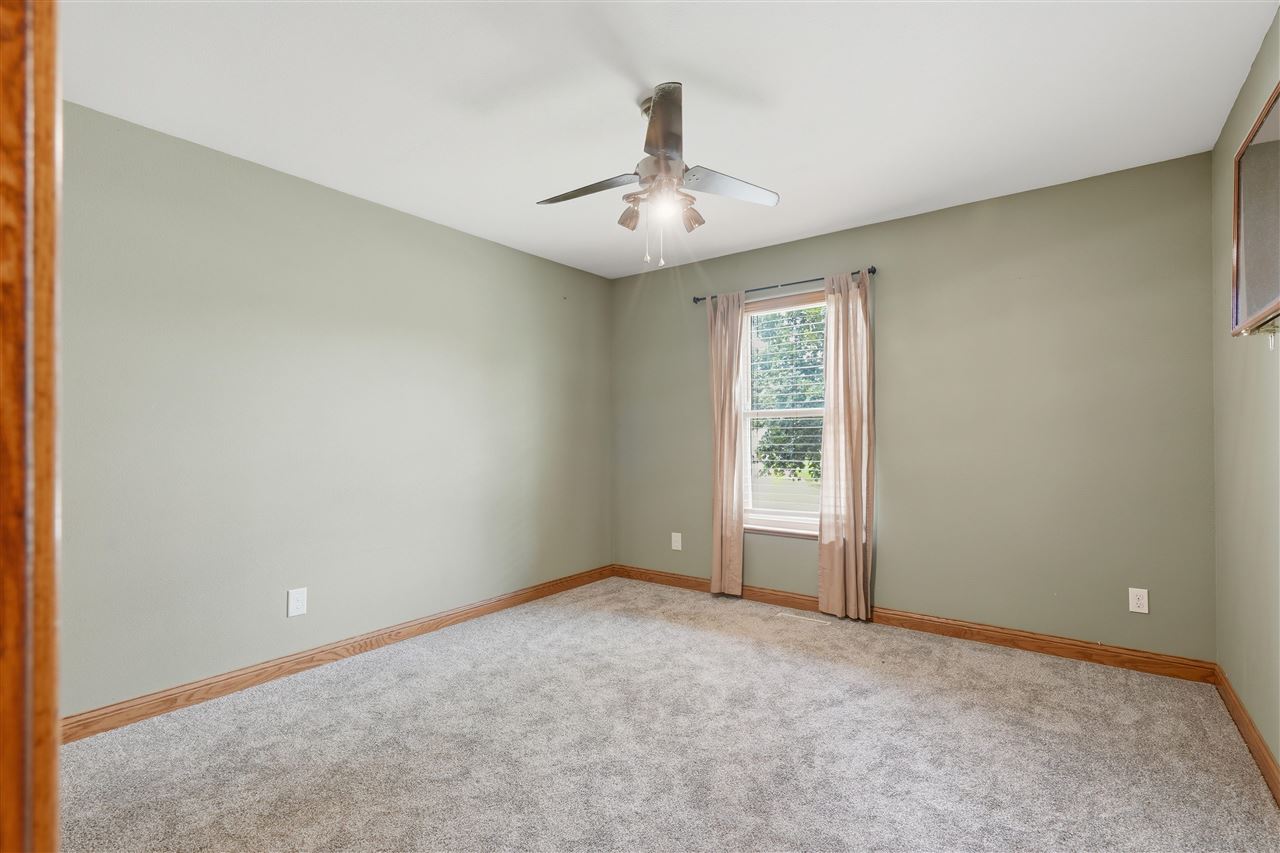 6205 Palmetto Circle SW Cedar Rapids IA 52404