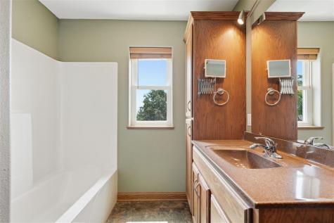 6205 Palmetto Circle SW Cedar Rapids IA 52404