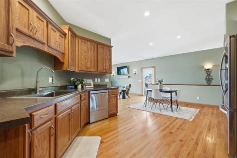 6205 Palmetto Circle SW Cedar Rapids IA 52404