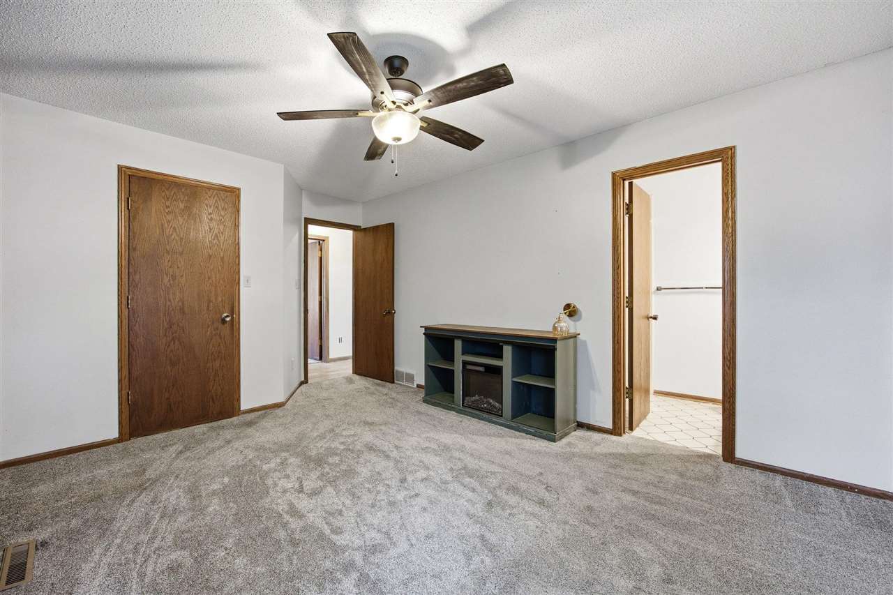 3533 NE Winterwood Court Cedar Rapids IA 52402