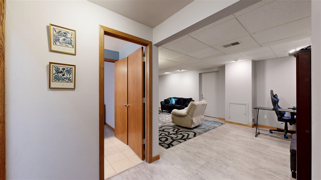 1017 5th Avenue Iowa City IA 52240