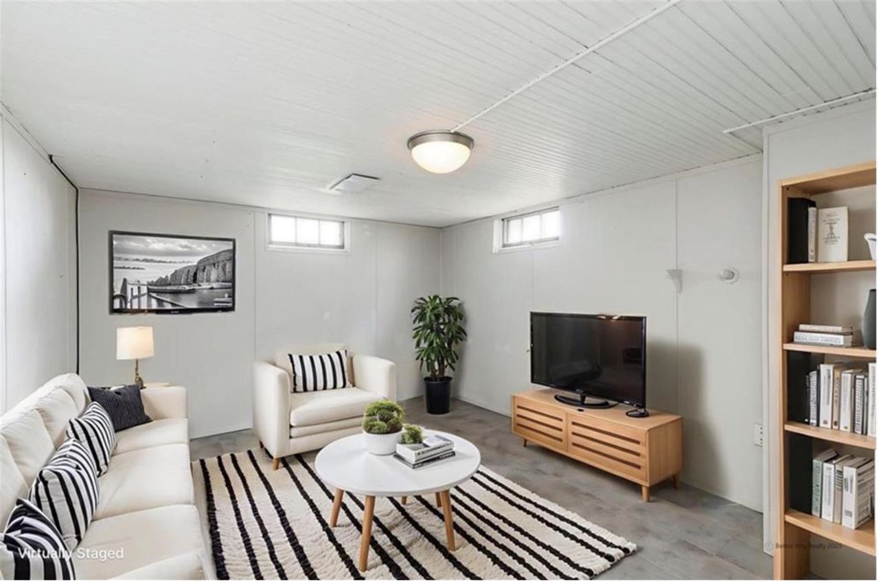 303 Virginia Avenue Des Moines IA 50315