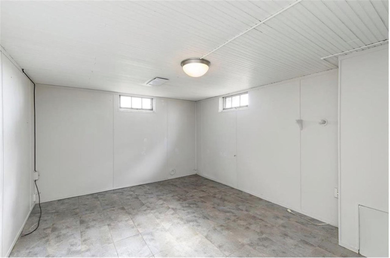 303 Virginia Avenue Des Moines IA 50315