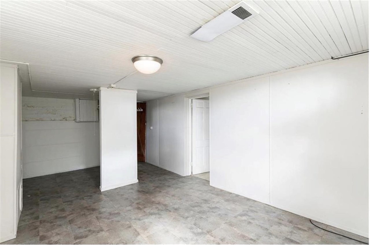 303 Virginia Avenue Des Moines IA 50315