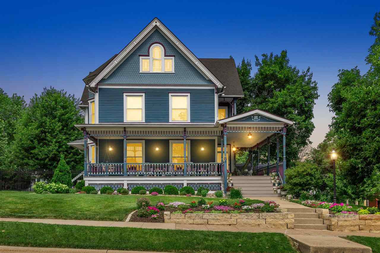 205 NW 2nd Avenue Mt Vernon IA 52314