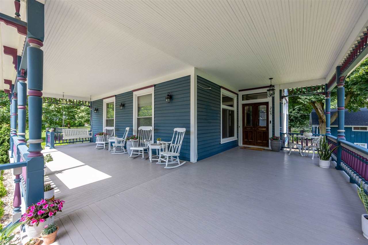 205 NW 2nd Avenue Mt Vernon IA 52314