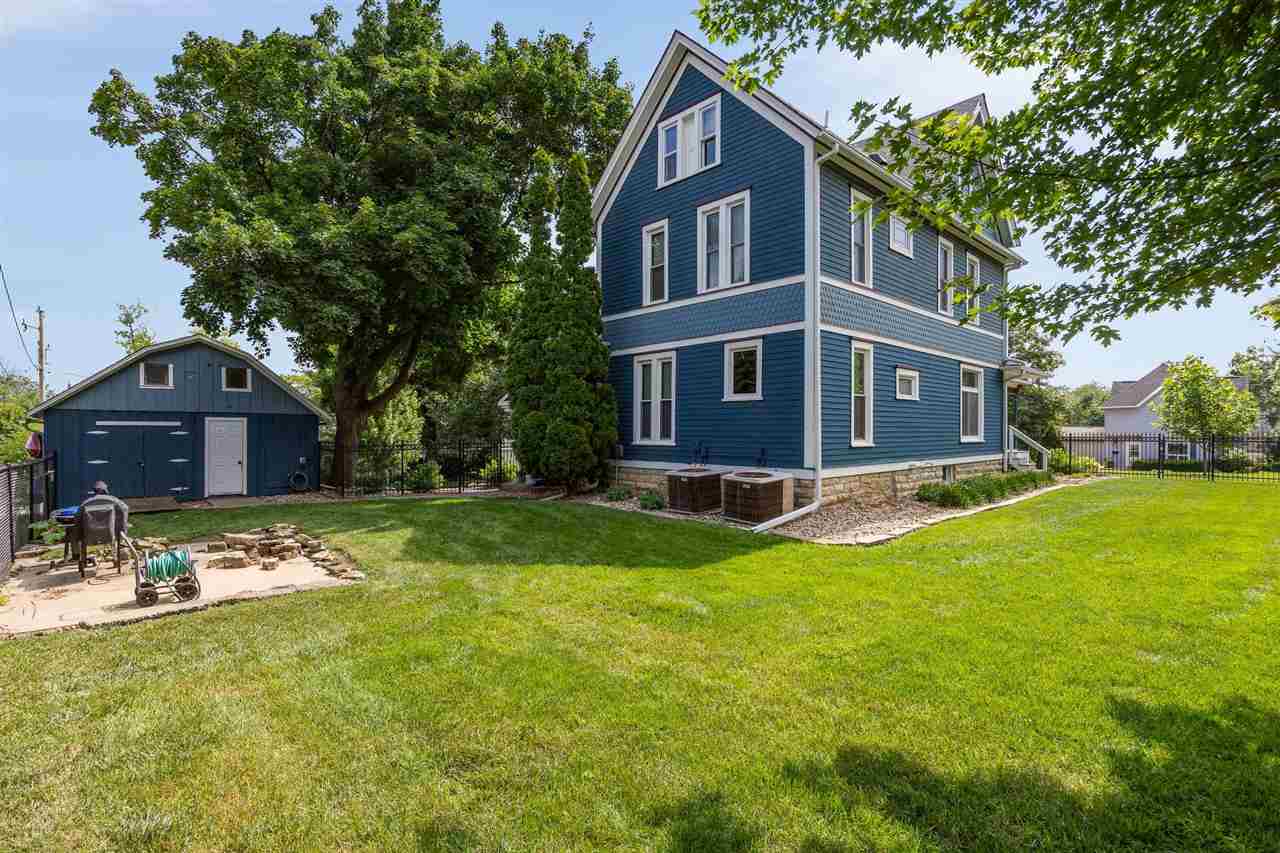 205 NW 2nd Avenue Mt Vernon IA 52314