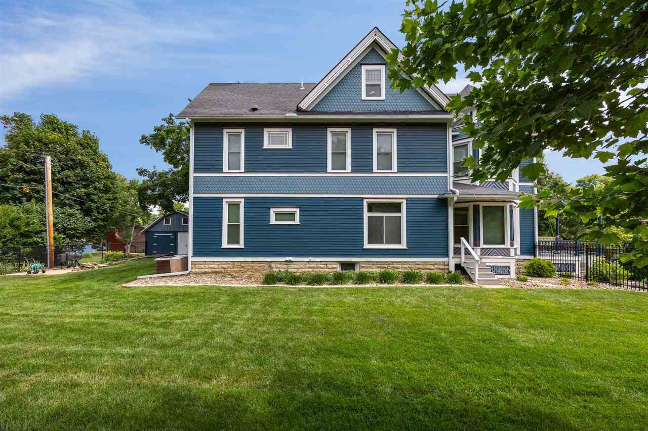 205 NW 2nd Avenue Mt Vernon IA 52314
