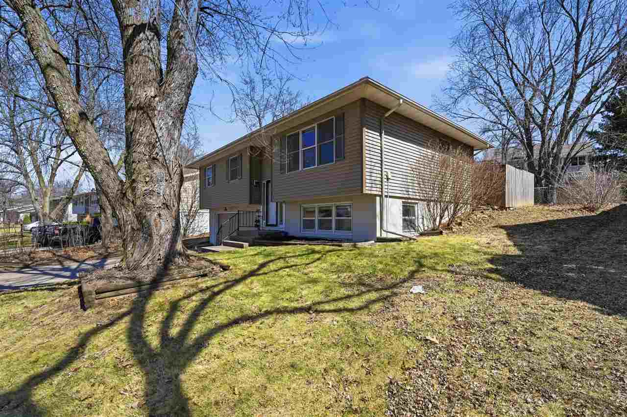 1022 Wylde Green Road Iowa City IA 52246