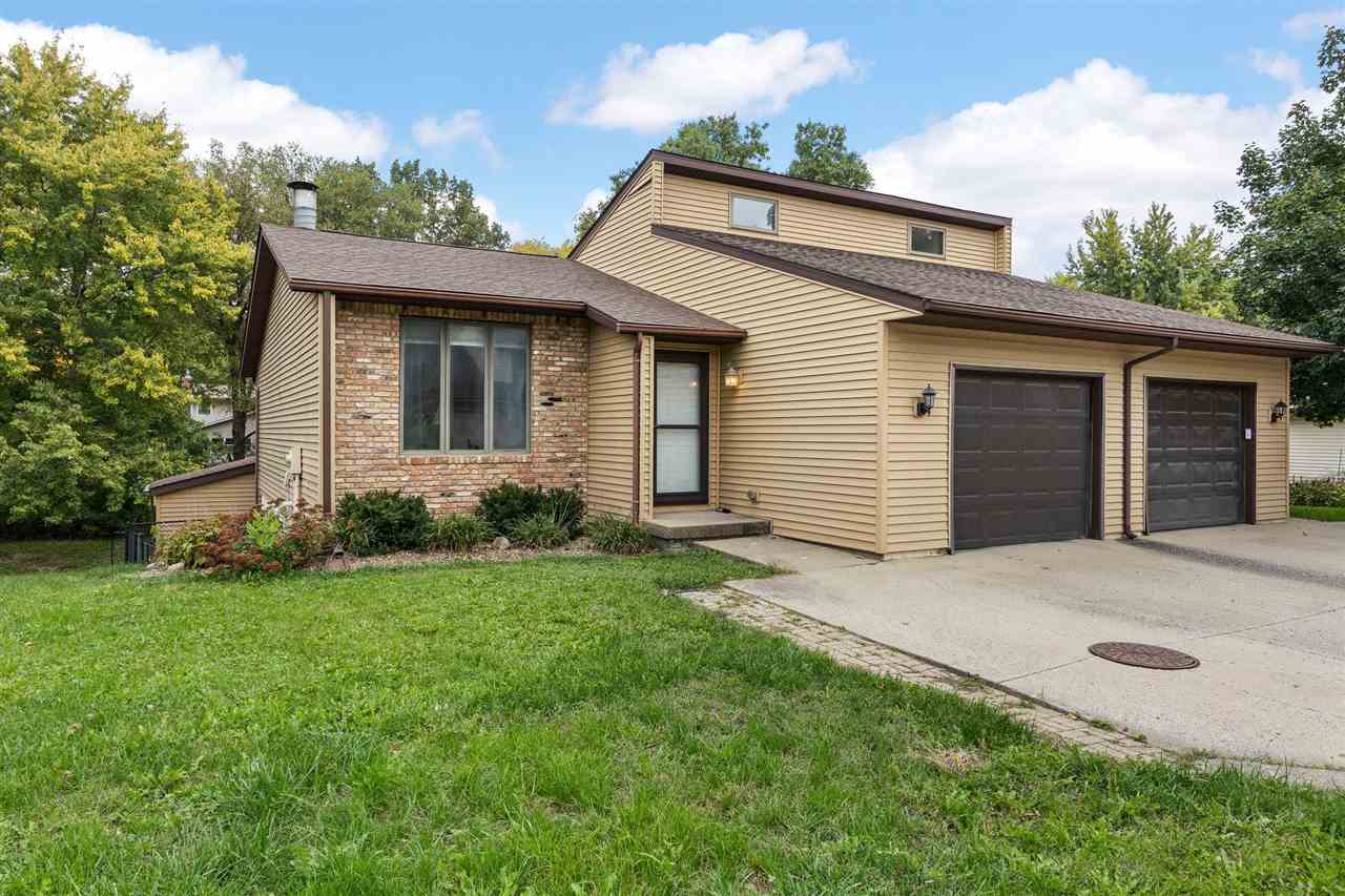 2264 Plaen View Drive Iowa City IA 52246