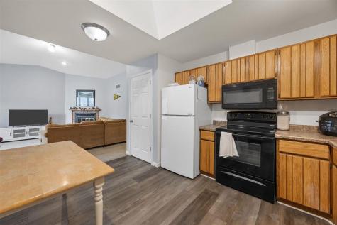 2264 Plaen View Drive Iowa City IA 52246