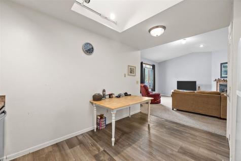 2264 Plaen View Drive Iowa City IA 52246