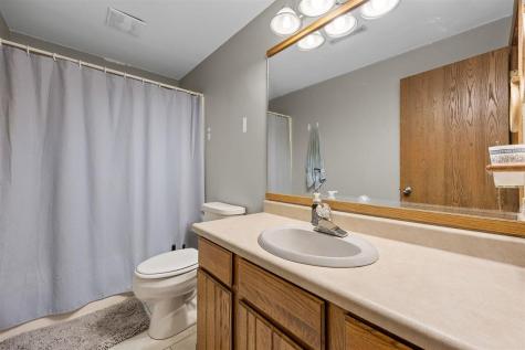 2264 Plaen View Drive Iowa City IA 52246