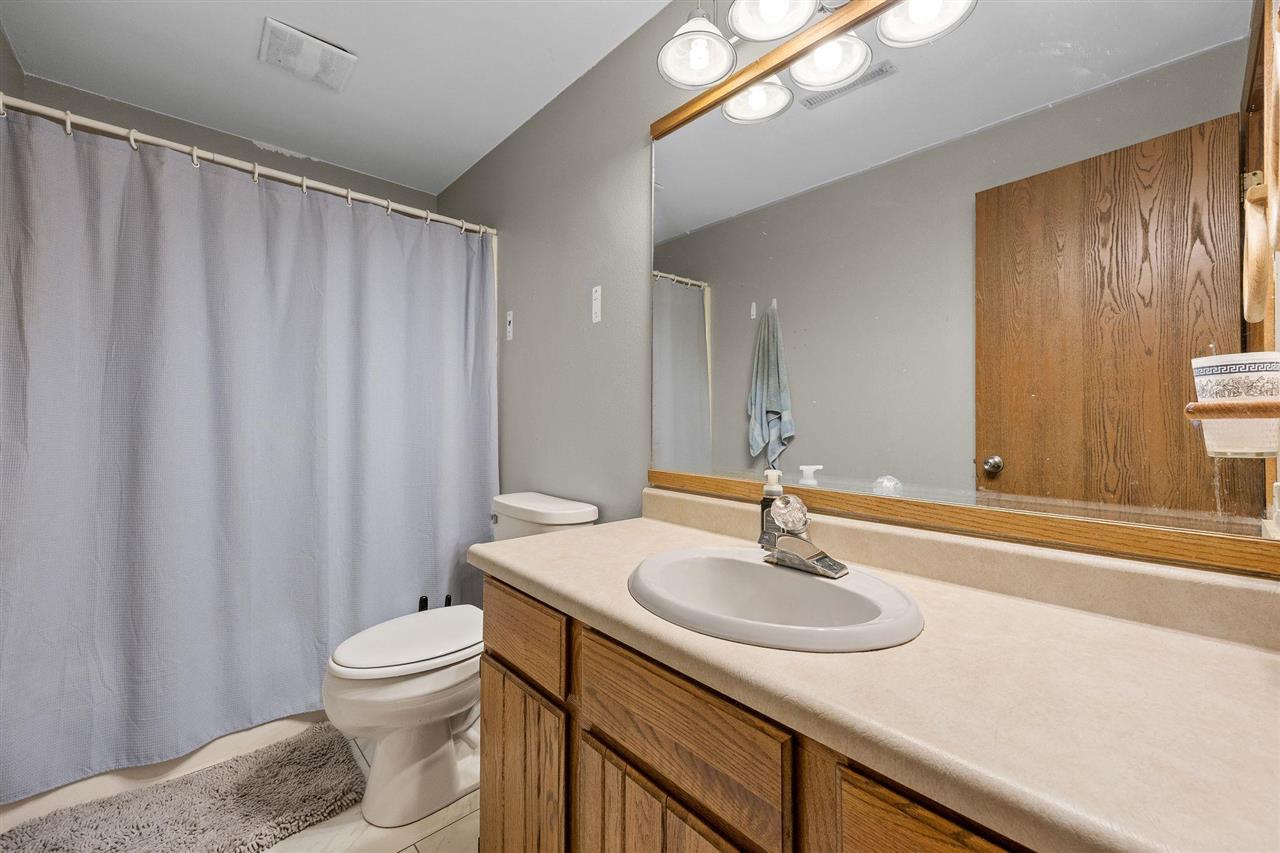 2264 Plaen View Drive Iowa City IA 52246