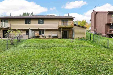 2264 Plaen View Drive Iowa City IA 52246