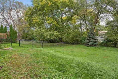 2264 Plaen View Drive Iowa City IA 52246