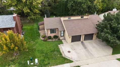 2264 Plaen View Drive Iowa City IA 52246