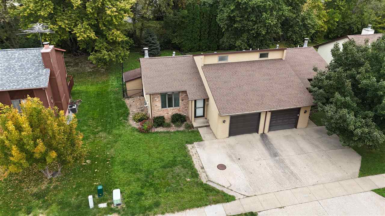 2264 Plaen View Drive Iowa City IA 52246