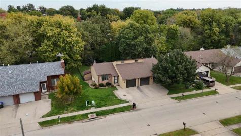 2264 Plaen View Drive Iowa City IA 52246
