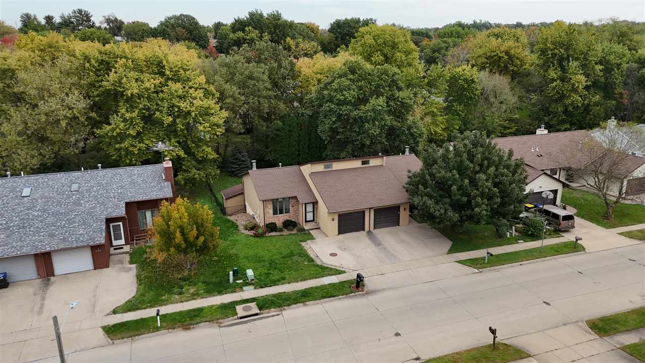 2264 Plaen View Drive Iowa City IA 52246