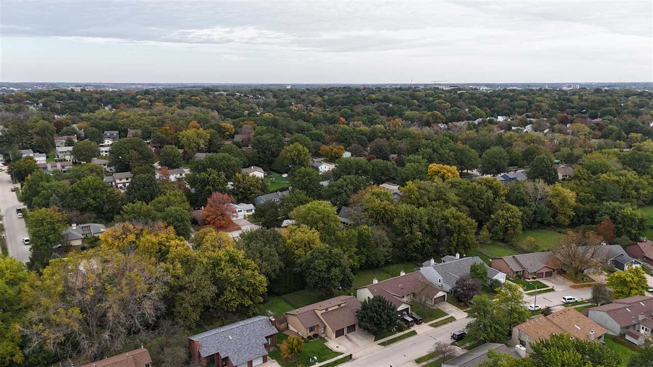 2264 Plaen View Drive Iowa City IA 52246