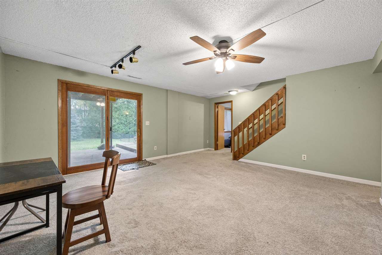 2264 Plaen View Drive Iowa City IA 52246