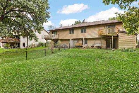 2264 Plaen View Drive Iowa City IA 52246