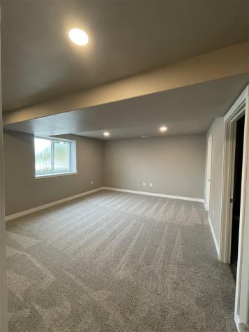 648 Aiden Street Iowa City IA 52245