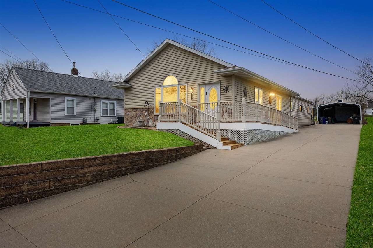 2426 Fruitland Boulevard SW Cedar Rapids IA 52404