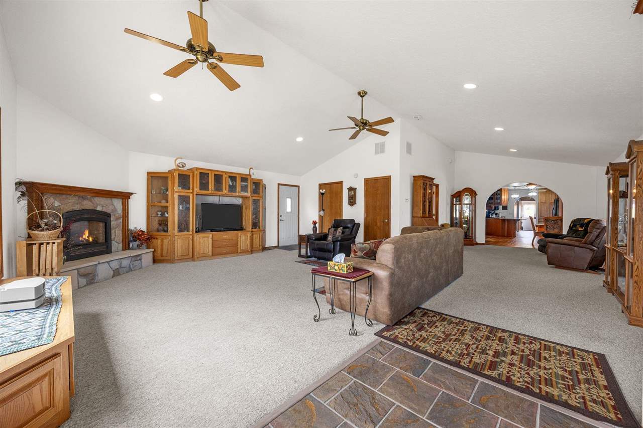 2426 Fruitland Boulevard SW Cedar Rapids IA 52404