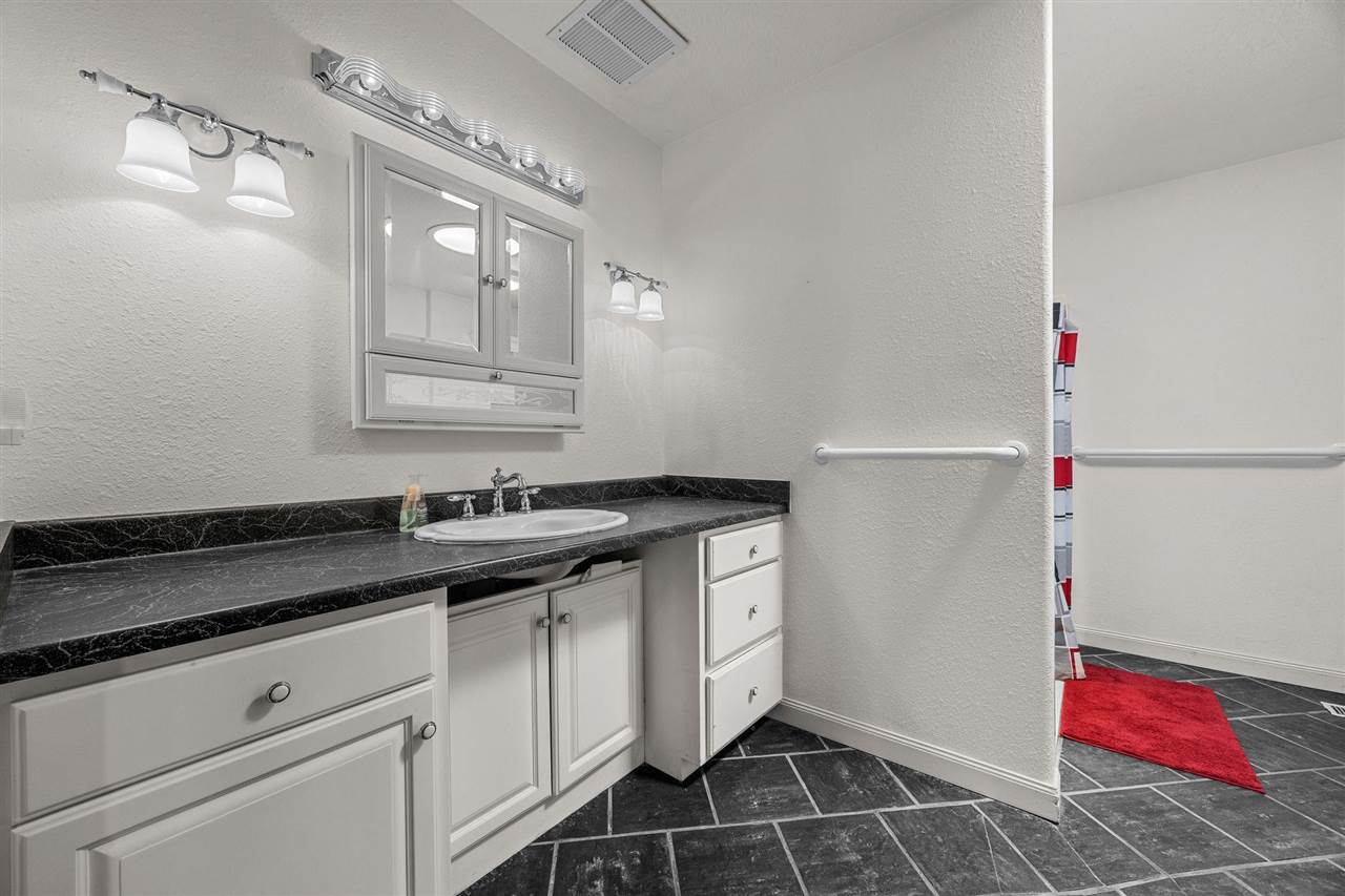 2426 Fruitland Boulevard SW Cedar Rapids IA 52404
