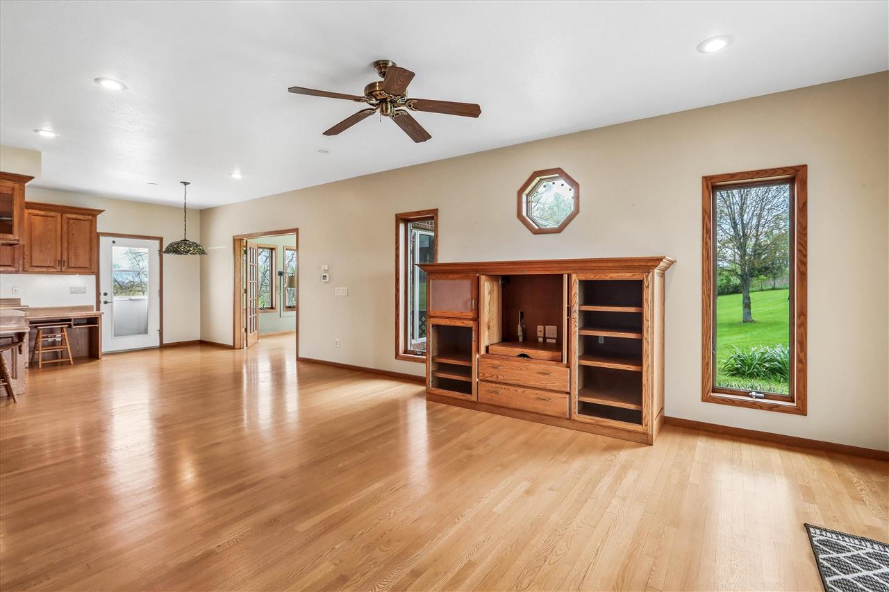 2686 H Avenue Williamsburg IA 52361
